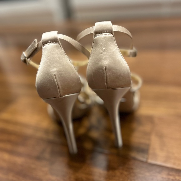 Badgley Mischka Heels - Picture 6 of 6